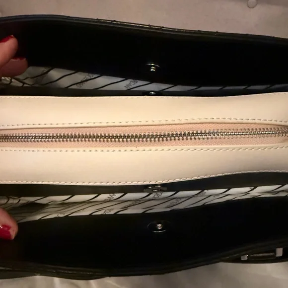 Charles Jourdan Paris Quilted Leather Two-Tone Satchel – NWOT w/ Dust Bag - Picture 11 of 14